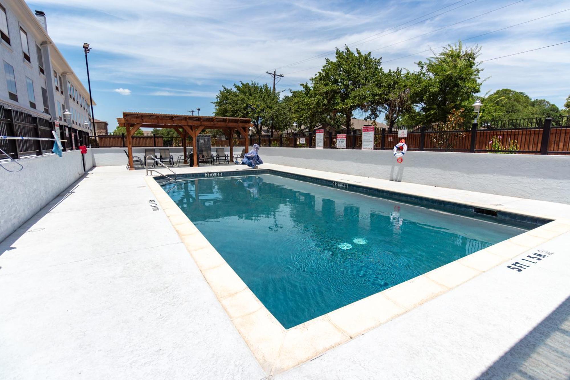 Hampton Inn & Suites Denton Exteriér fotografie