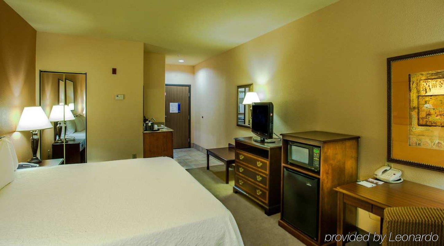 Hampton Inn & Suites Denton Exteriér fotografie